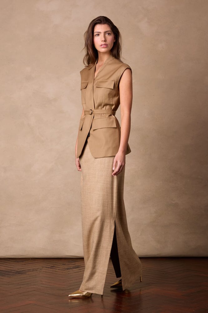 The Gabriela Sleeveless Jacket - Caramel Wool