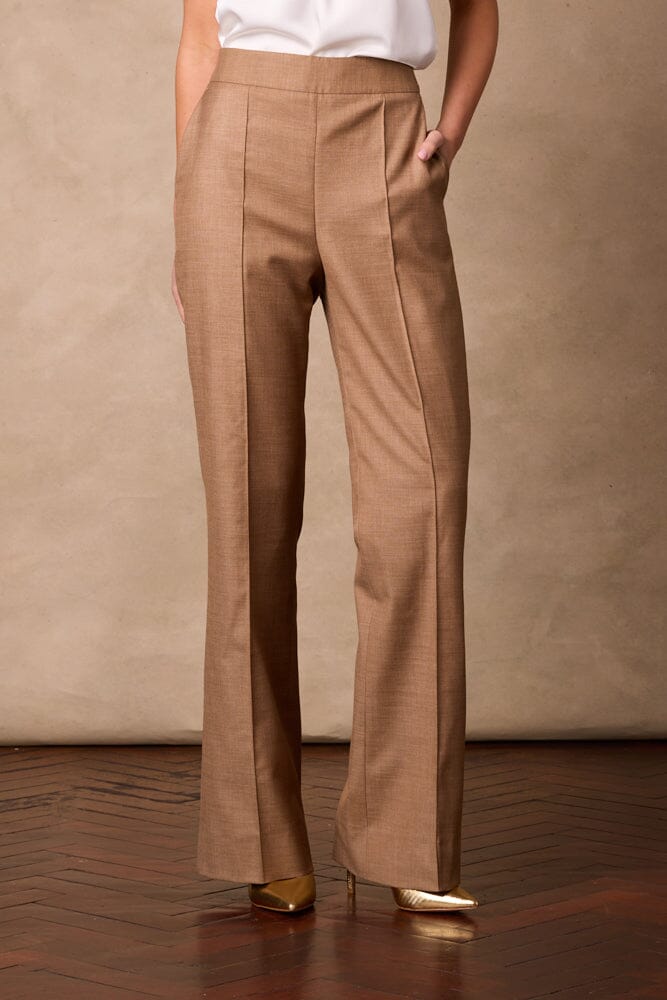 Laura Pant - Toffee